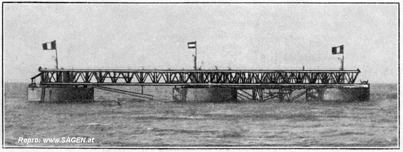 Landungsbrücke. Hauptträger von der Seite gesehen, ohne Binderaufbau