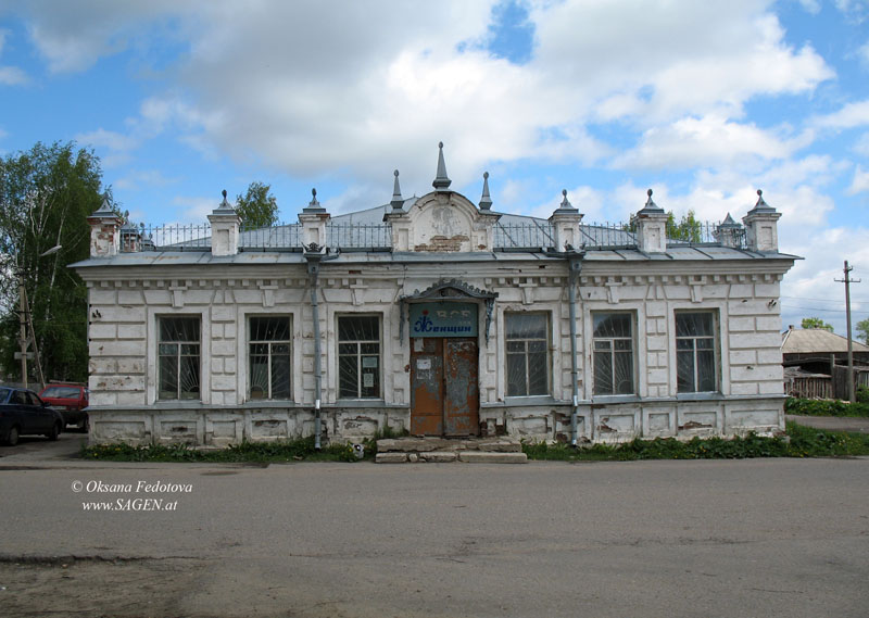Das ehemalige Geschäft des Kaufmanns Lechow, Anfang des 20.Jahrhunderts. Kargopol © Oksana Fedotova