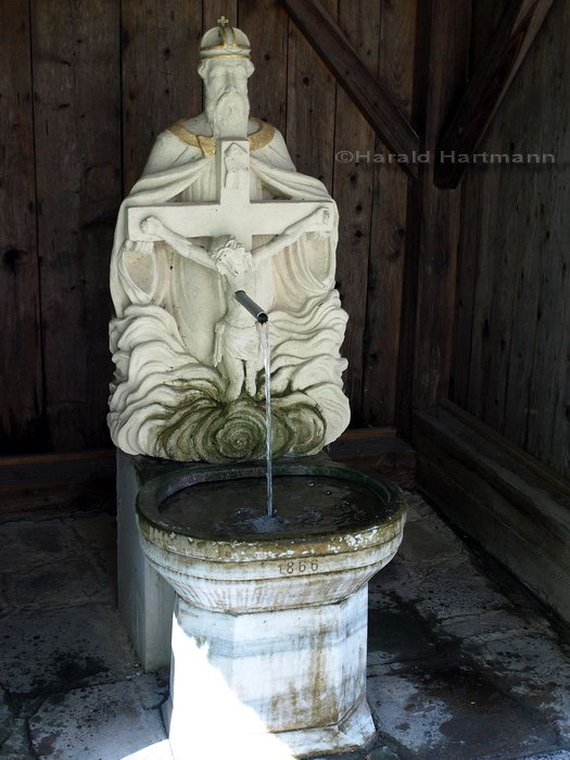 Zum Heiligen Wasser - Brunnenstatue © Harald Hartmann