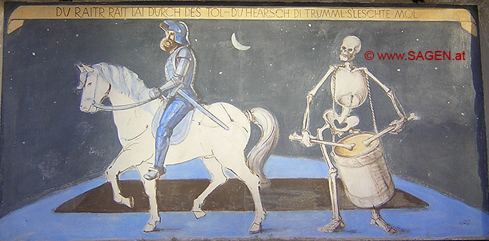 12. Szene vom Plauser Totentanz: der Reiter in Rüstung und der Tod als Trommler © Berit Mrugalska