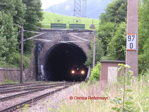 Eisenbahntunnel im Weinzettlfeld bei Breitenstein  © Christa Reitermayr