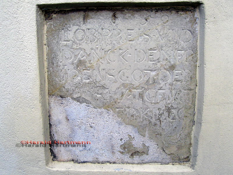 Inschrift am Bildstock - Bei den Eingemauerten; Harald Hartmann