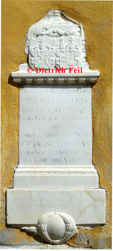 Bruneck - Grabstein der Josepha und francisca von Leys (1820/25)