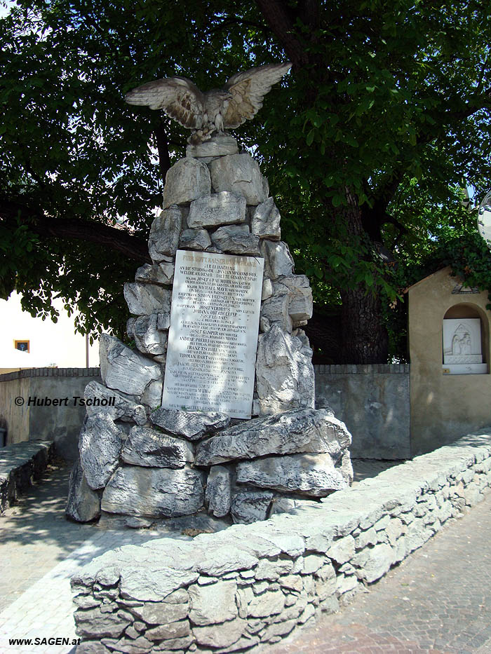 Adlerdenkmal, Latsch, Vinschgau, S&uuml;dtirol &copy; Hubert Tscholl