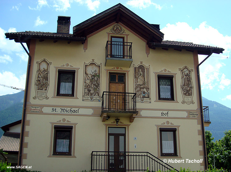 St. Michael-Hof, Latsch, Vinschgau, S&uuml;dtirol &copy; Hubert Tscholl