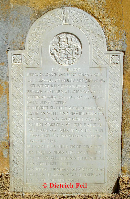 Bruneck - Grabstein des Johann von Söll zu Teissegg, Steinburg und Mohrberg (1824)