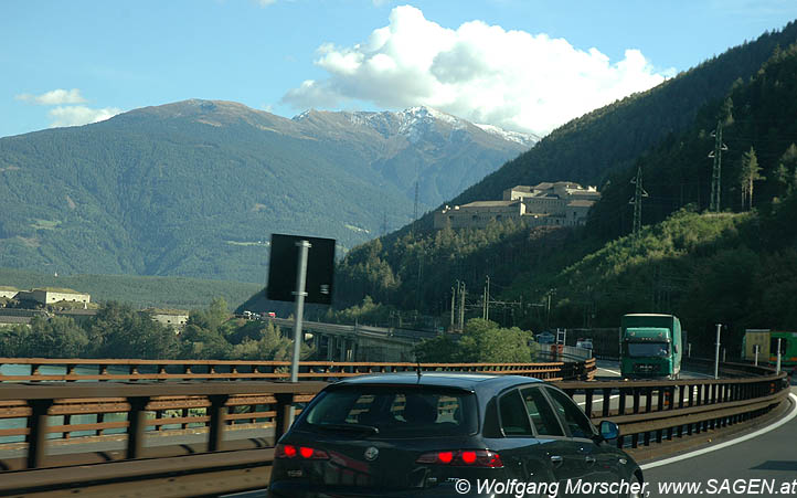Franzensfeste von der Brennerautobahn in Italien © Wolfgang Morscher