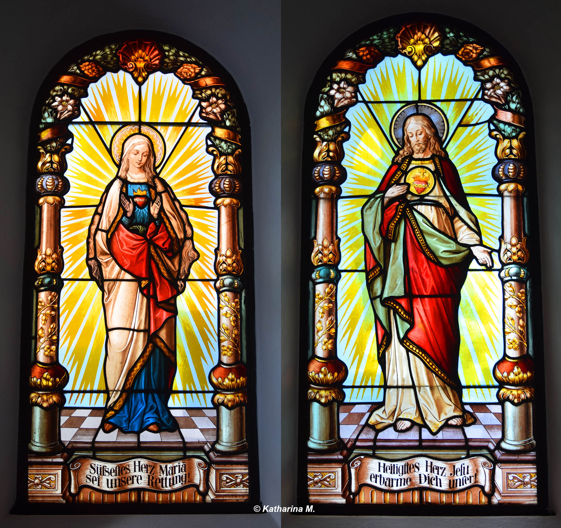 Glasfenster - Nauders, Kapelle zur Schmerzhaften Muttergottes in M&uuml;hlen
