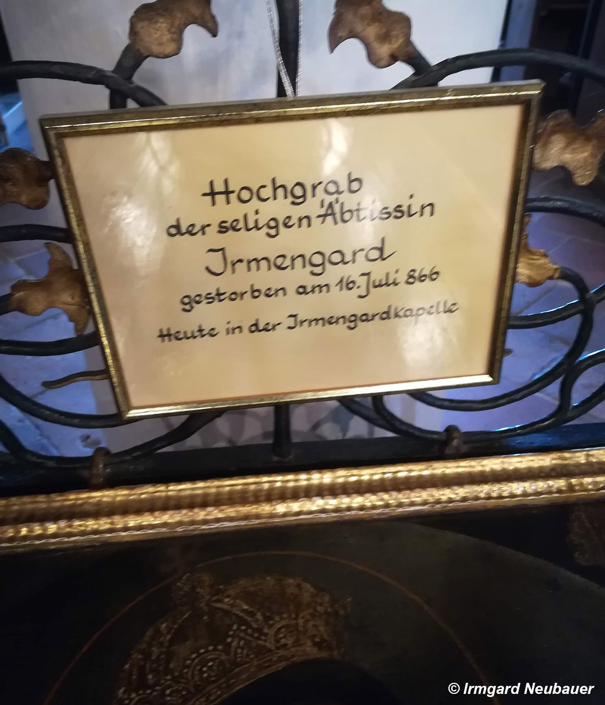 Hochgrab der seligen &Auml;btissin Irmengard - Kloster Frauenchiemsee, Frauenw&ouml;rth
