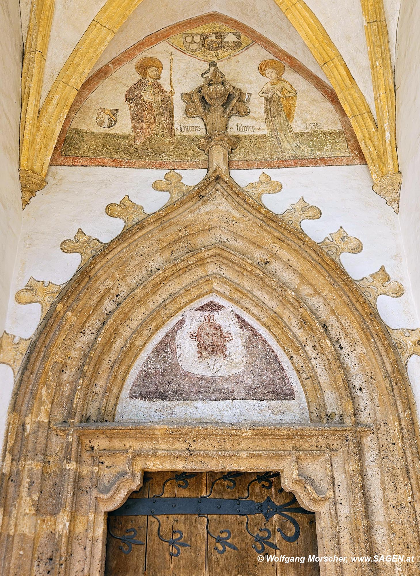 Wandmalereien am S&uuml;dportal der Wallfahrtskirche Grong&ouml;rgen