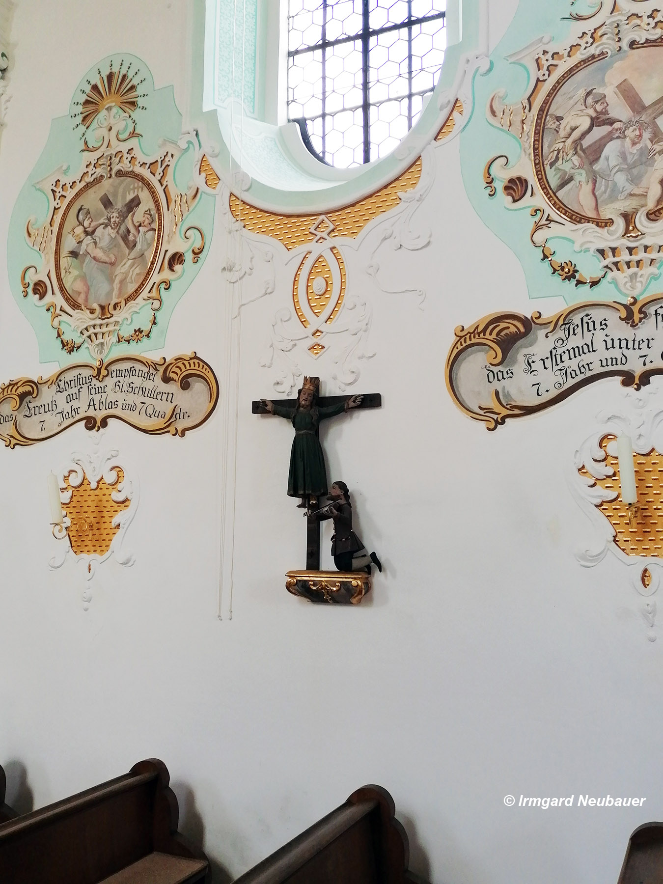 Schnitzfigur der Hl.K&uuml;mmernis samt Geigerlein, Wallfahrtskirche St. Anton, Elsendorf