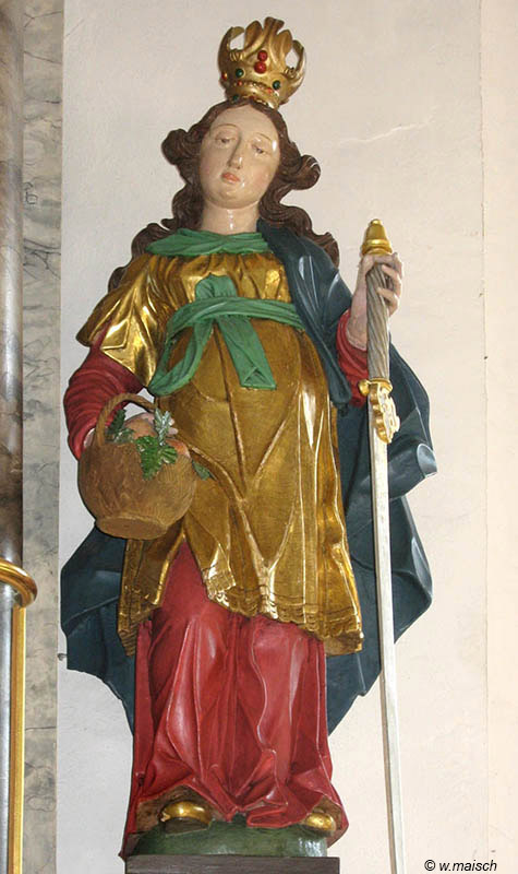 Dorothea Figur an einem Seitenaltar der Wallfahrtskirche Mariä Geburt (um 1690) in Pfärrich