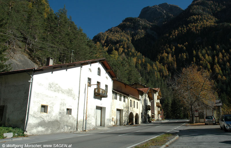 Das noble Hotel Hochfinstermünz, hauseigene Tankstelle © Wolfgang Morscher