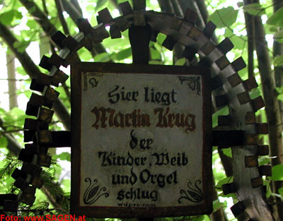 Museumsfriedhof Kramsach, Tirol. Marterl und Inschriften