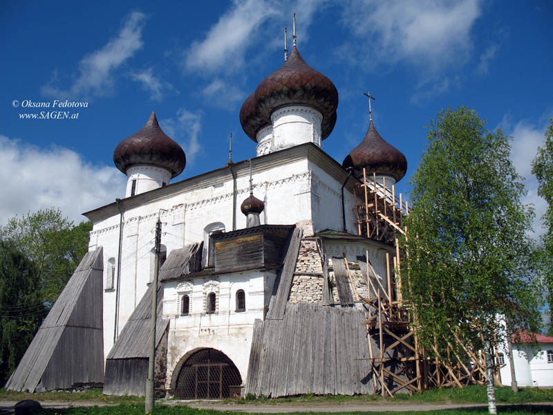 Dom zur Christi Geburt. Kargopol © Oksana Fedotova