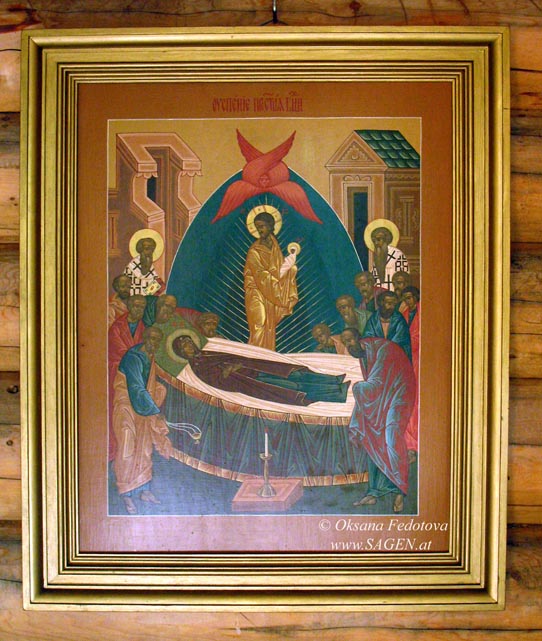 Ikone der Entschlafung-der-Gottesgebärerin in der Holzkapelle über der Heiligen Quelle © Oksana Fedotova