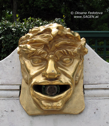 Maskaron – Detail an der Bank, Peterhof © Oksana Fedotova