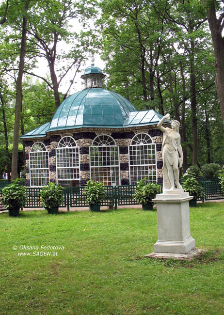Voliere, Peterhof © Oksana Fedotova