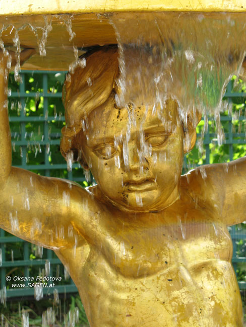 Glocken-Fontäne „Triton“ (Detail), Peterhof © Oksana Fedotova