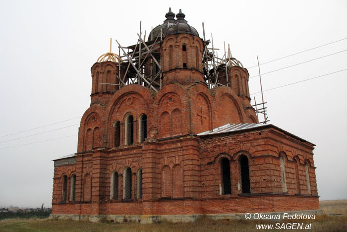 Die steinerne Kirche bei Dorf Schotowa, Pineshskij Bezirk © Oksana Fedotova
