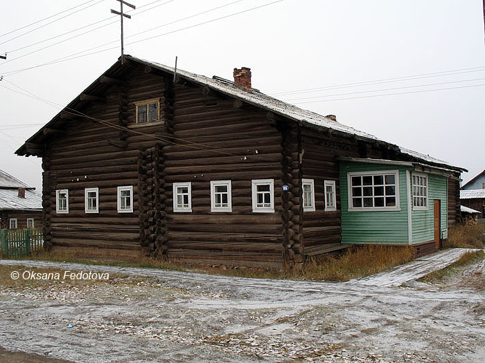 Holzhaus in Karpogory © Oksana Fedotova 