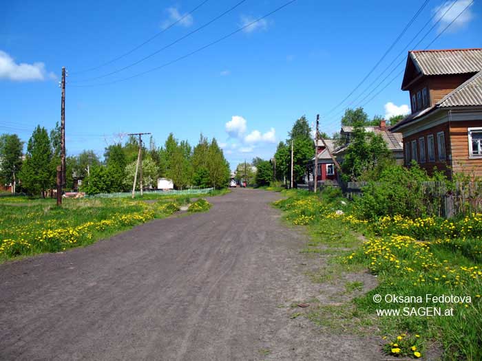 Hauptstrasse, Wosnesenje, Archangelsk, Russland © Oksana Fedotova, www.sagen.at