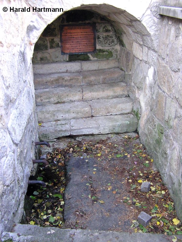 Ortsbrunnen (Dorfbrunnen) der Marktgemeinde Breitenbrunn am Neusiedlersee, Burgenland © Harald Hartmann