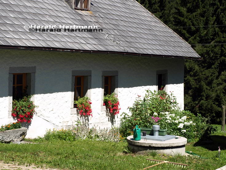 einstiger Heilbrunnen vor dem ehemaligen Badehaus Hacklbrunn © Harald Hartmann