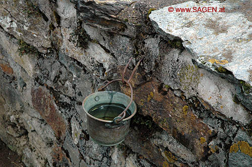 Weihwasserbehälter, Friedhof St. Gertraud, Ultental © www.SAGEN.at