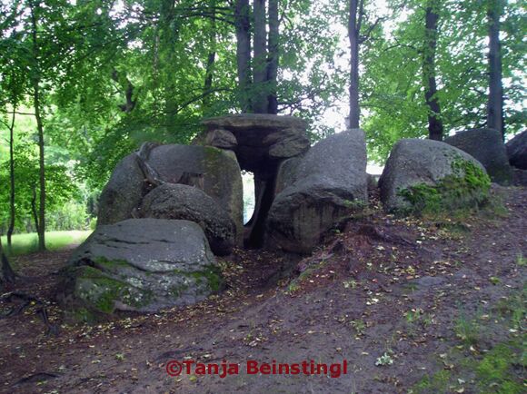 Dolmen©Tanja Beinstingl