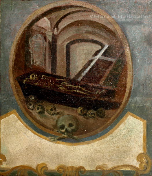 Kreuzgang Dürnstein, Detail: Gruft und Sarg