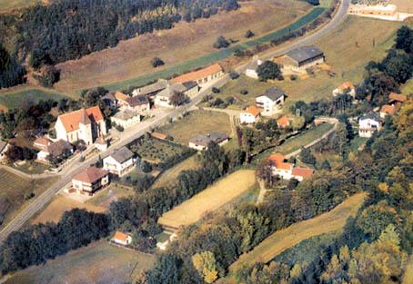 Heiligenblut, Niederösterreich, Luftaufnahme