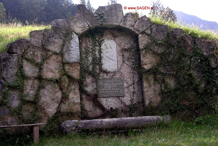 Brunnen und Ruheplatz an der Weggabelung Matzenpark/Brandhof