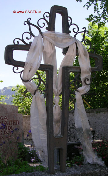 schmiedeeisernes Kreuz © Berit Mrugalska