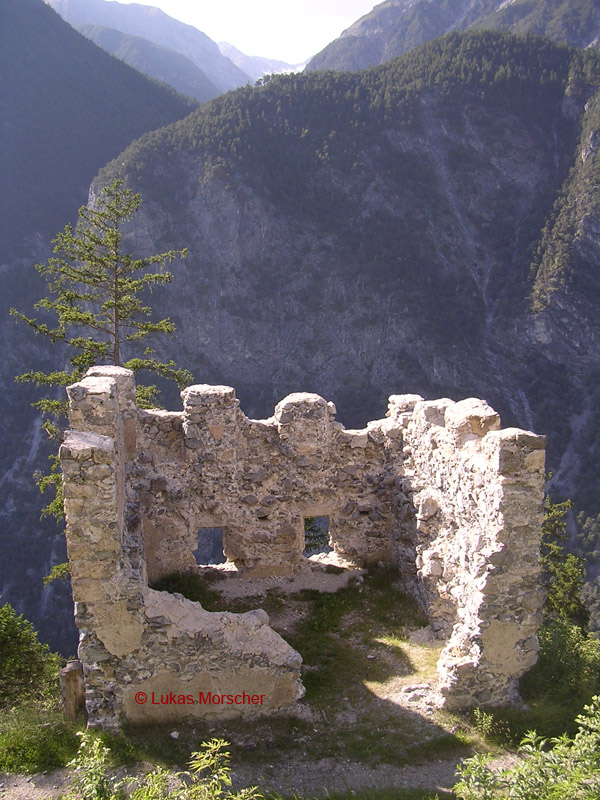 Burgruine Schrofenstein © Lukas Morscher